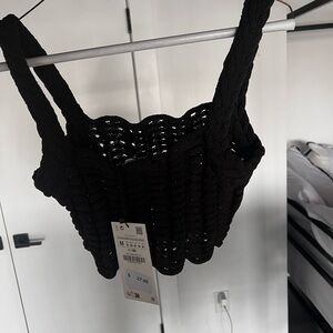 ZARA KNIT CROP TOP (NEVER WORN)